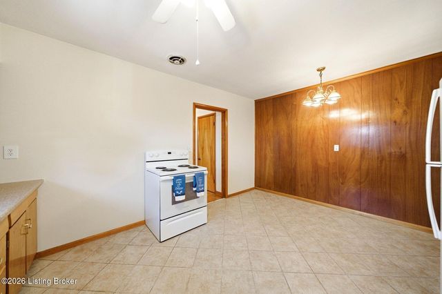 119 McArthur Dr, Louisville, KY 40207