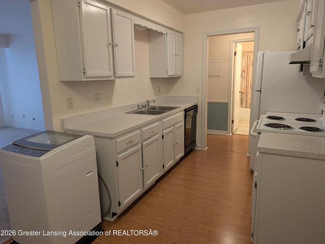 6165 Innkeepers Court 86, East Lansing, MI 48823