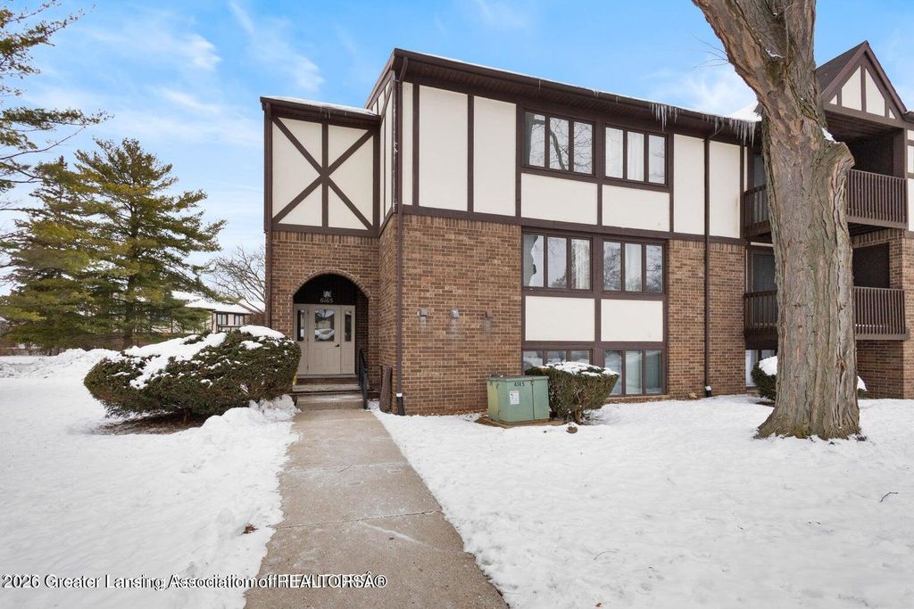 6165 Innkeepers Court 86, East Lansing, MI 48823