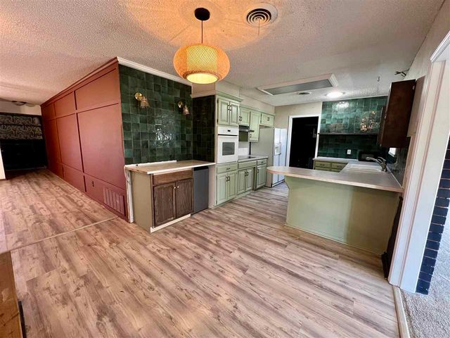 407 NW 71st St, Lawton, OK 73505