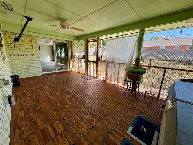 407 NW 71st St, Lawton, OK 73505