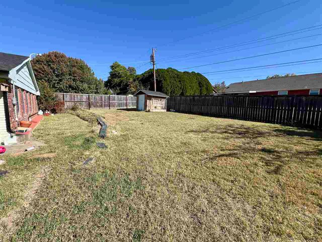 407 NW 71st St, Lawton, OK 73505