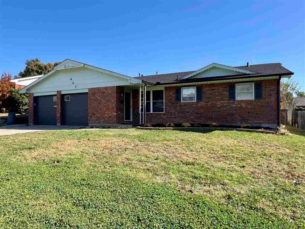 407 NW 71st St, Lawton, OK 73505