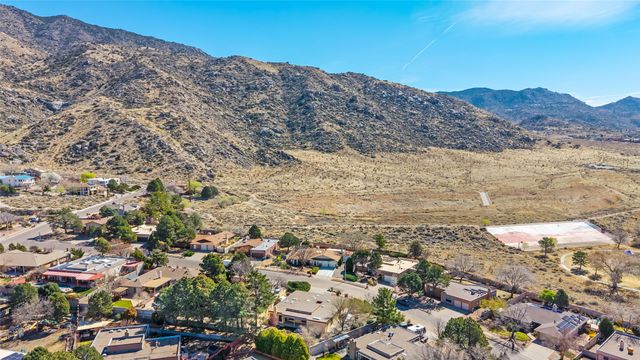 2315 Madre Drive NE, Albuquerque, NM 87112