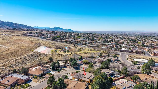 2315 Madre Drive NE, Albuquerque, NM 87112