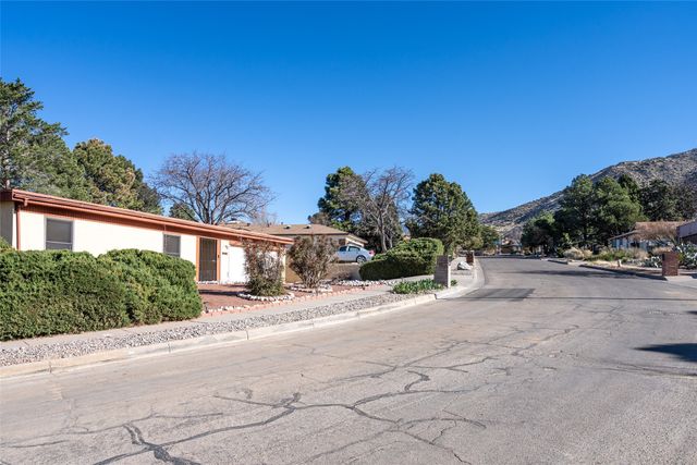 2315 Madre Drive NE, Albuquerque, NM 87112