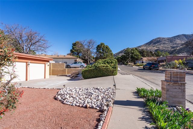 2315 Madre Drive NE, Albuquerque, NM 87112