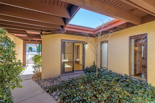 2315 Madre Drive NE, Albuquerque, NM 87112