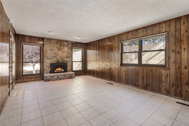 2315 Madre Drive NE, Albuquerque, NM 87112