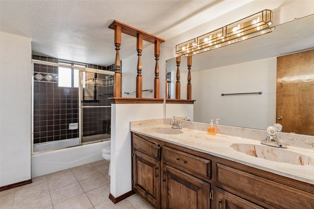 2315 Madre Drive NE, Albuquerque, NM 87112