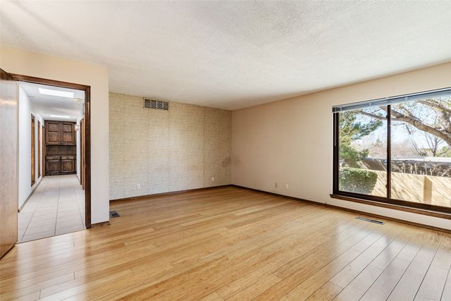 2315 Madre Drive NE, Albuquerque, NM 87112