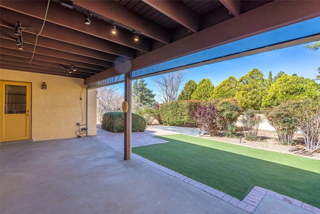 2315 Madre Drive NE, Albuquerque, NM 87112