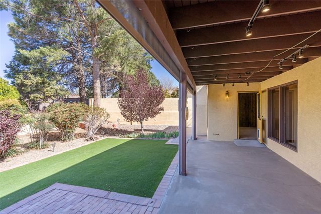 2315 Madre Drive NE, Albuquerque, NM 87112