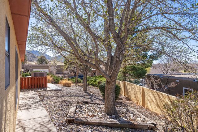 2315 Madre Drive NE, Albuquerque, NM 87112