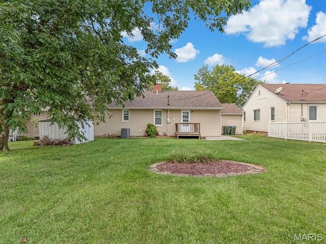 218 W Liberty Street, Columbia, IL 62236
