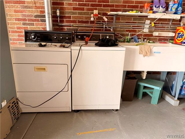 43 Marilyn Drive, West Seneca, NY 14224