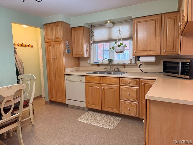 43 Marilyn Drive, West Seneca, NY 14224