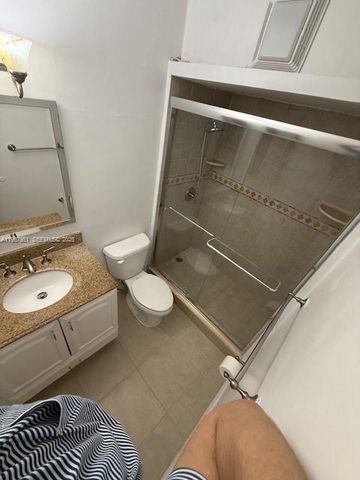 4521 NE 21st Ave 3, Fort Lauderdale, FL 33308