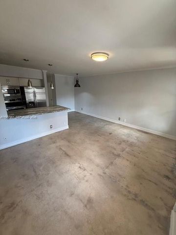 4521 NE 21st Ave 3, Fort Lauderdale, FL 33308