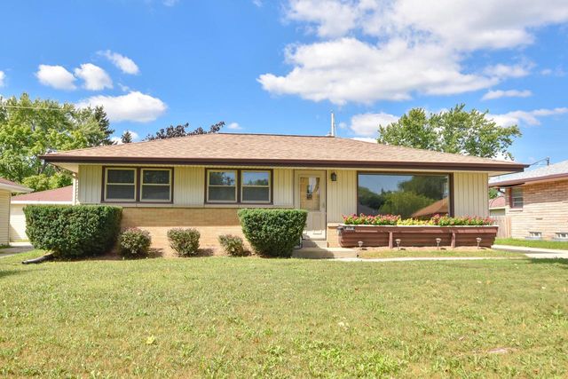 8136 W Clovernook STREET, Milwaukee, WI 53223