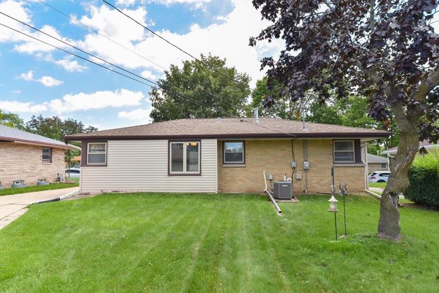8136 W Clovernook STREET, Milwaukee, WI 53223