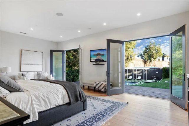 11121 Valley Spring Lane, North Hollywood, CA 91602