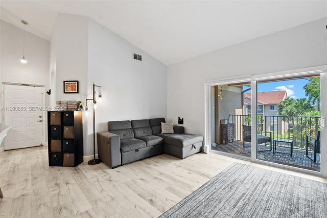 15770 SW 104th Ter 301, Miami, FL 33196