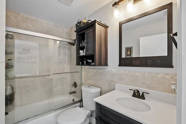 15770 SW 104th Ter 301, Miami, FL 33196