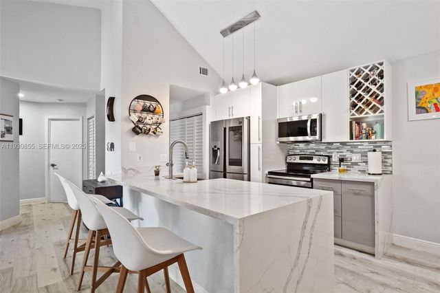 15770 SW 104th Ter 301, Miami, FL 33196