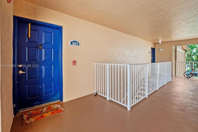 15770 SW 104th Ter 301, Miami, FL 33196