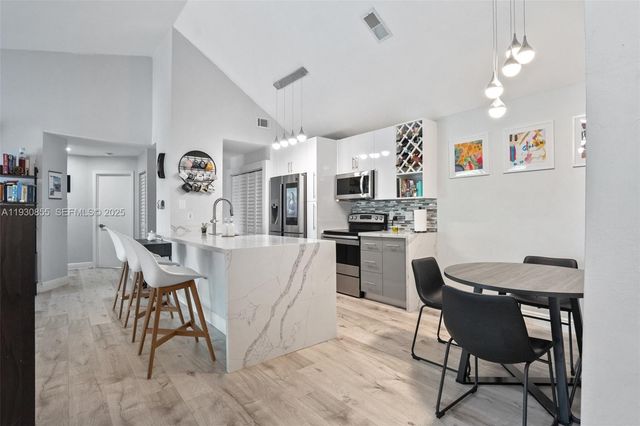 15770 SW 104th Ter 301, Miami, FL 33196