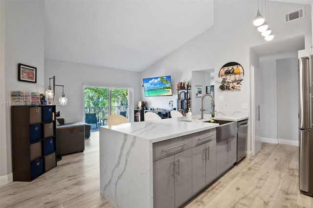 15770 SW 104th Ter 301, Miami, FL 33196