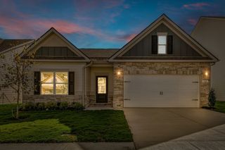 506 Charing Cross Dr, Lebanon, TN 37087