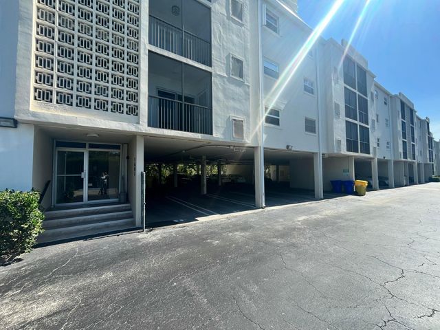 1601 S Flagler Drive 303-o, West Palm Beach, FL 33401