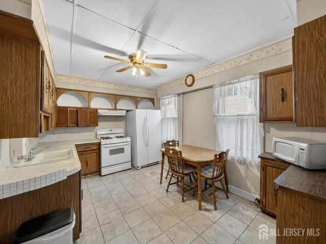 100 Grove Avenue, Woodbridge Proper, NJ 07095