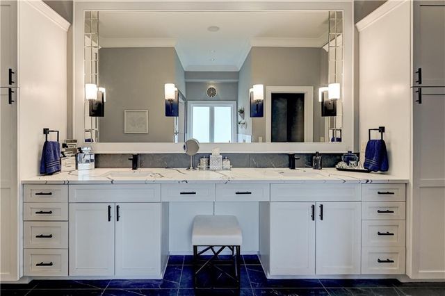 5307 W 124th Court, Leawood, KS 66209