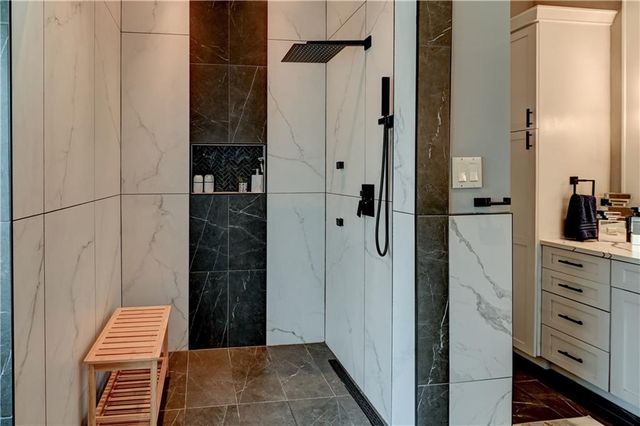 5307 W 124th Court, Leawood, KS 66209