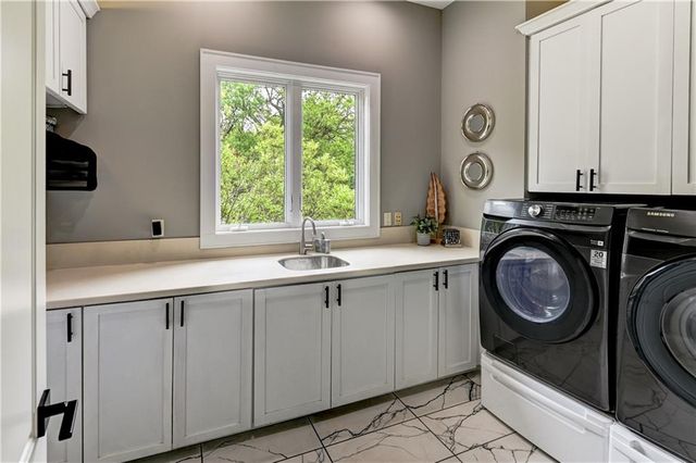 5307 W 124th Court, Leawood, KS 66209