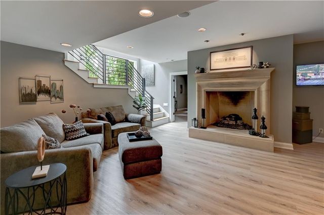 5307 W 124th Court, Leawood, KS 66209