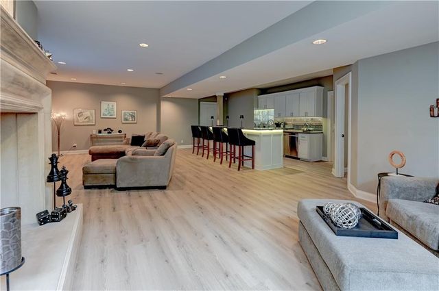 5307 W 124th Court, Leawood, KS 66209
