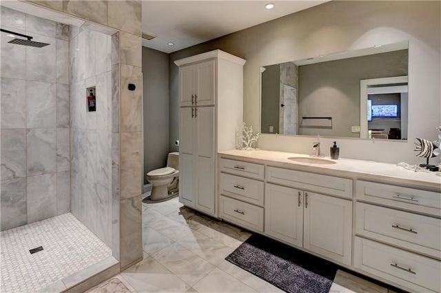5307 W 124th Court, Leawood, KS 66209