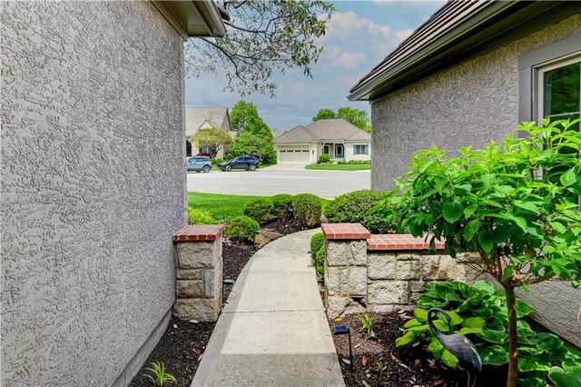 5307 W 124th Court, Leawood, KS 66209