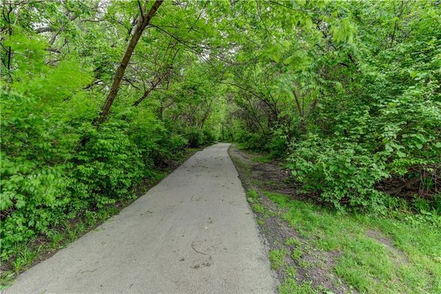 5307 W 124th Court, Leawood, KS 66209
