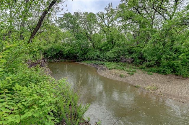 5307 W 124th Court, Leawood, KS 66209