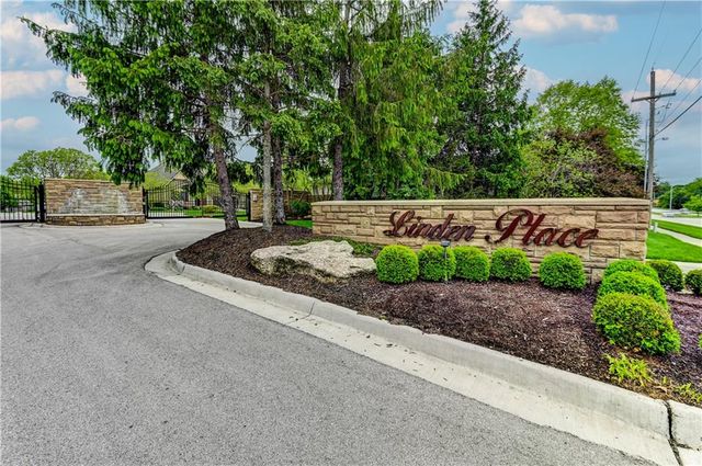 5307 W 124th Court, Leawood, KS 66209