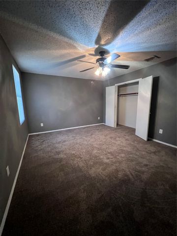 512 Magdalen Avenue, Fort Worth, TX 76036