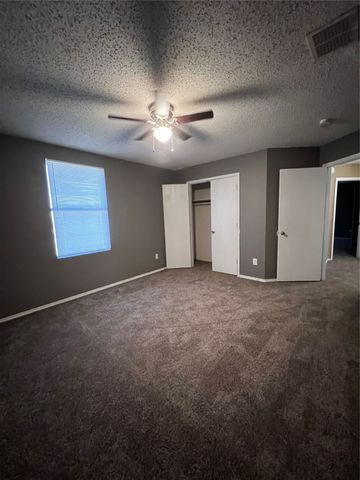 512 Magdalen Avenue, Fort Worth, TX 76036