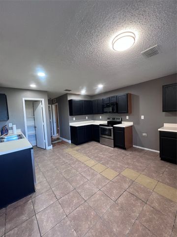 512 Magdalen Avenue, Fort Worth, TX 76036