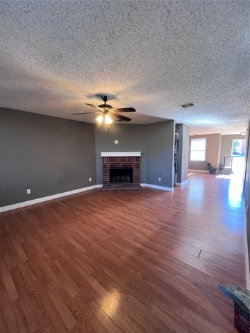 512 Magdalen Avenue, Fort Worth, TX 76036