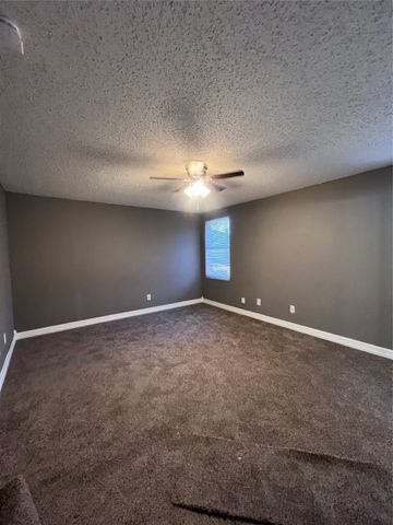 512 Magdalen Avenue, Fort Worth, TX 76036